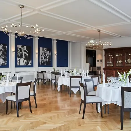 Parkhaus Huegel Hotel